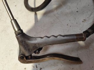 Engrasadora de pedal 5kg Macnaught