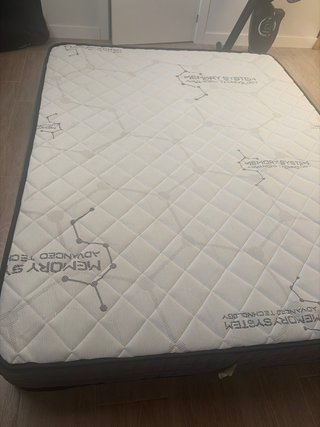 Colchon nuevo solo abierto de la caja de 150*190