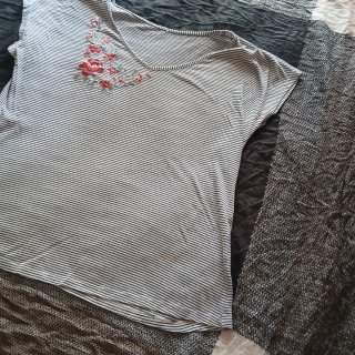 Camiseta Marinera con Bordado Floral Talla L