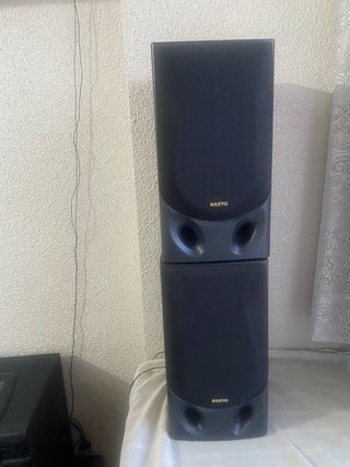 Cadena Musical Sanyo con Mueble
