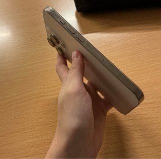 iPhone 16 Pro Dorado
