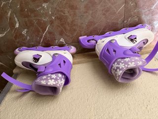 Patines para niña en color morado