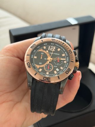 Reloj Time Force Negro y Dorado