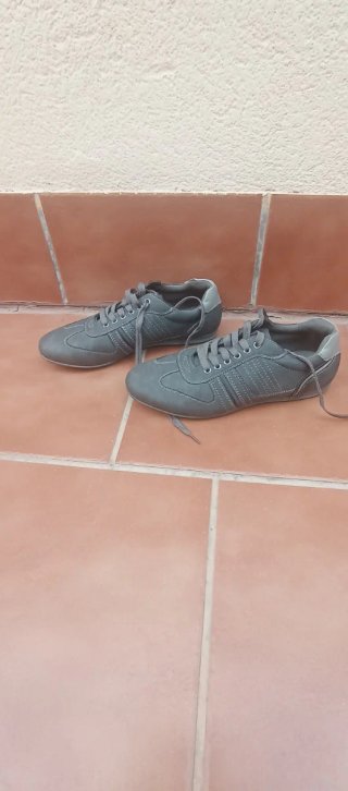 Zapatillas de vestir hombre grises