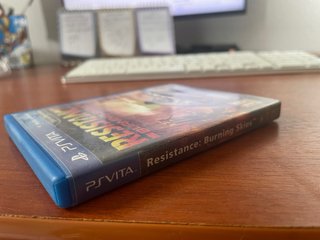 Resistance Burning Skies PS Vita España