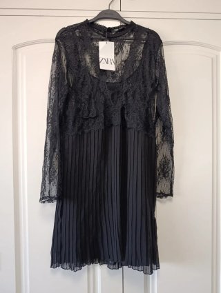 Vestido Zara Negro Encaje y Plisado talla M