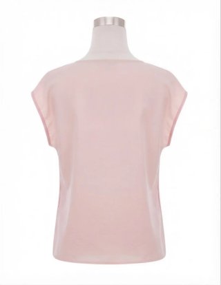 Blusa rosa con encaje