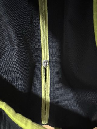 Paletero Bullpadel XSeries Negro y Amarillo
