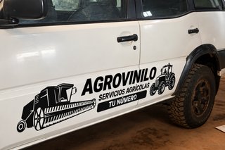 Adhesivos Personalizados para Maquinaria agricola