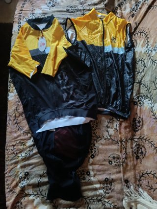 Conjunto Ciclismo S/M Amarillo y Negro