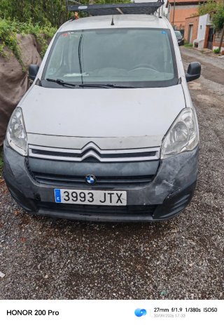 Se vende furgoneta de carga con 98000km berlingo