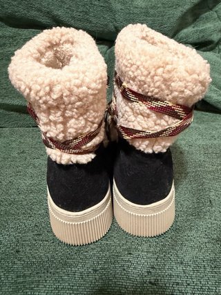 Botas con Borreguito y Cordones