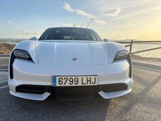 Porsche Taycan turbo 680 cv