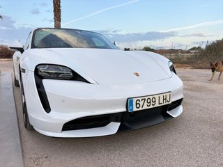 Porsche Taycan turbo 680 cv