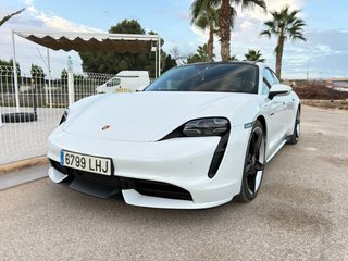 Porsche Taycan turbo 680 cv