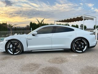 Porsche Taycan turbo 680 cv