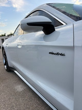Porsche Taycan turbo 680 cv