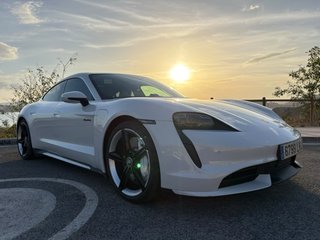 Porsche Taycan turbo 680 cv