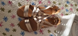 Sandalias doradas Geox
