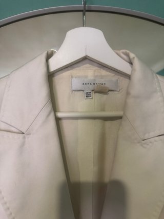 Americana corta Zara blanco roto