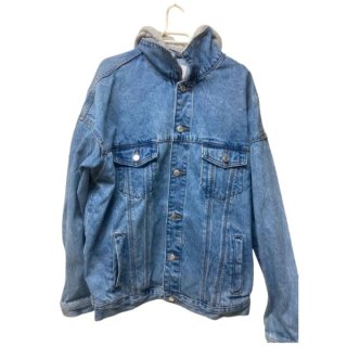 Chaqueta vaquera con capucha azul