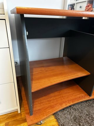 Mesa de Escritorio con Estantes