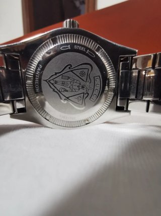 Reloj Gucci Negro y Naranja