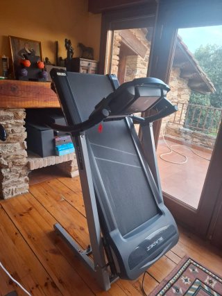 Cinta de Correr y Andar TR202i Bladez fitness