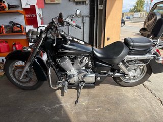 Honda Shadow 750 Negra