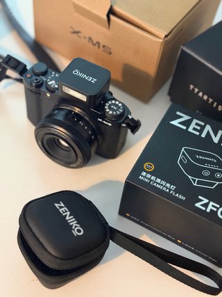 Fujifilm X-M5 + TTArtisan 27mm + Flash