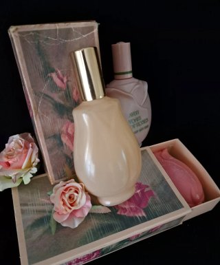 Rosas Rosas Avon antiguo