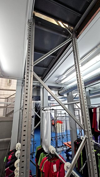 SURTIDO DE estanterías metálicas industriales