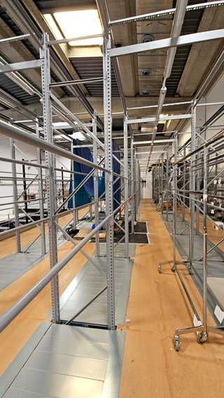 SURTIDO DE estanterías metálicas industriales