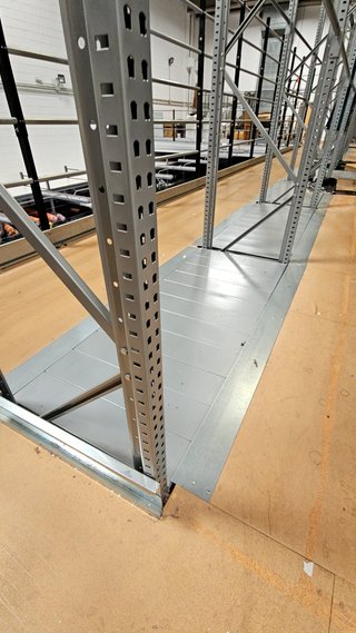 SURTIDO DE estanterías metálicas industriales