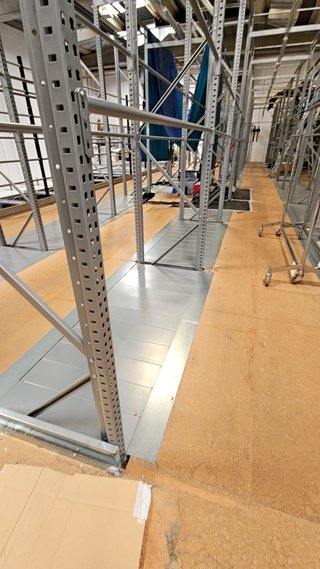 SURTIDO DE estanterías metálicas industriales