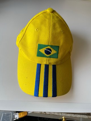 Gorra adidas Brasil amarilla original
