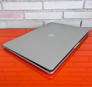 MacBook Pro 16 i7 / 16GB RAM / 512GB SSD