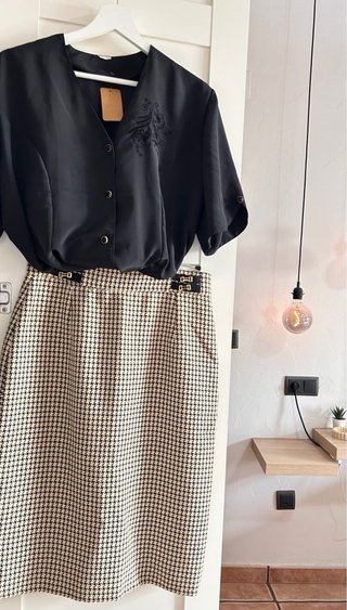 Conjunto Falda y Blusa Beige y Negro