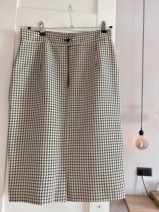 Conjunto Falda y Blusa Beige y Negro