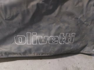 Máquina de escribir Olivetti Línea 98