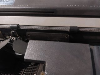 Máquina de escribir Olivetti Línea 98