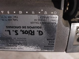 Máquina de escribir Olivetti Línea 98