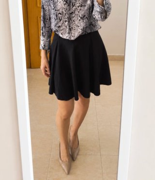 Falda Negra - talla M Zara