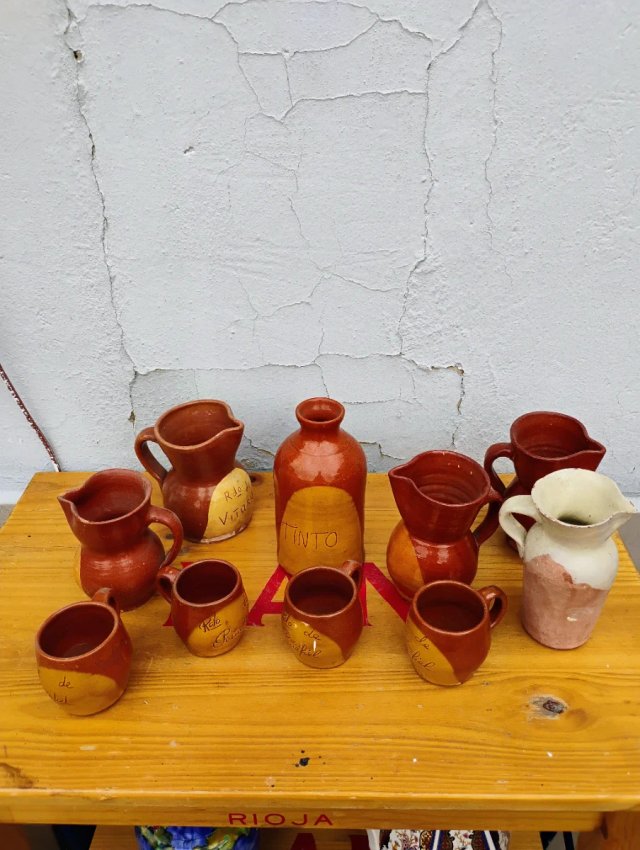 Antiguas Jarras y botellas de cerámica (10 uds)