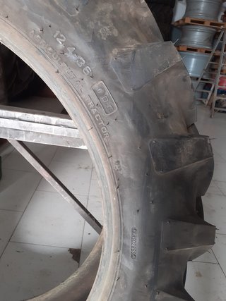2  Pirelli 12.4-36 TM93 Neumáticos Agrícolas
