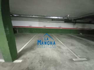 Garaje en venta en Hermanos Falcó - Sepulcro Bolera en Albacete