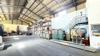 Nave industrial en venta en Villarrubia en Córdoba