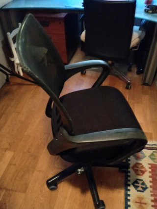 Silla de escritorio ergonómica negra