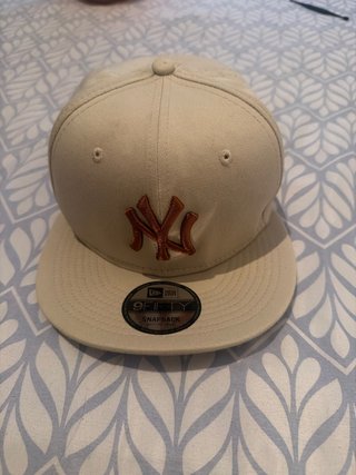 Gorra New Era 9Fifty Beige