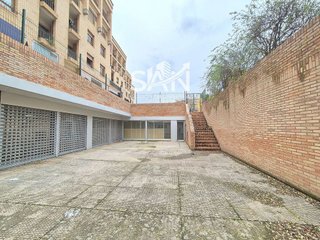 Local comercial en venta en Santo Domingo y San Martín  en Huesca